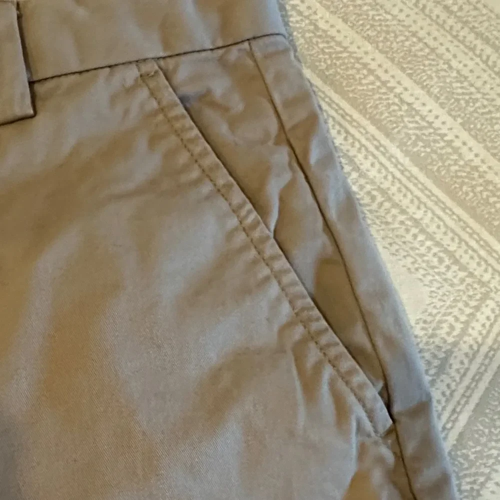 Vineyard Vines Boys Khaki Shorts - Size 18